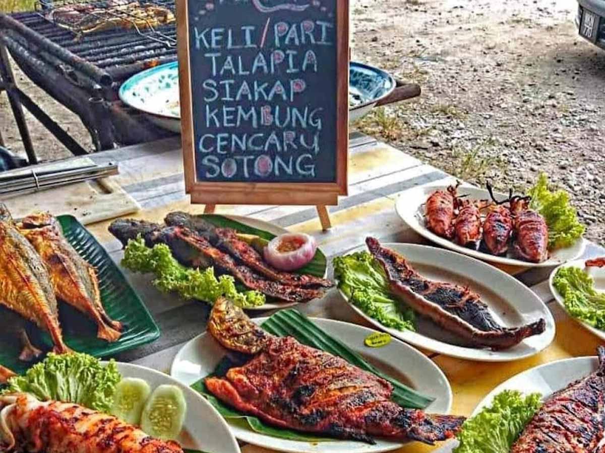 Ikan Bakar / Various types of grilled fish
