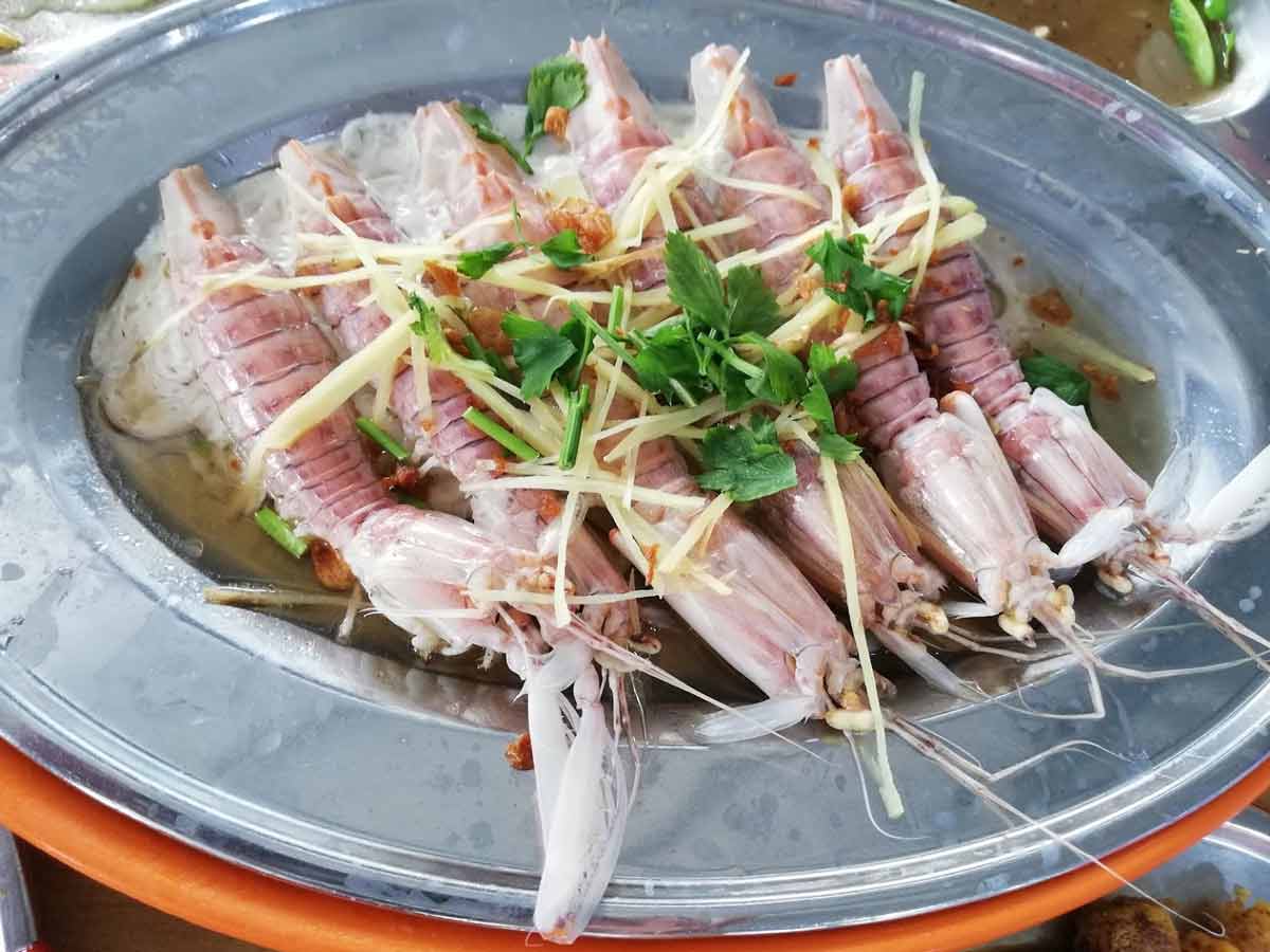  Restoran Wan Lau 旺盛海鲜酒家, Sekinchan. : Steamed Mantis Shrimp