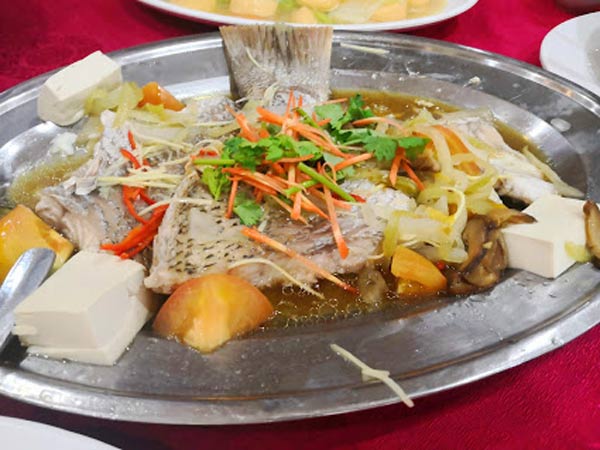 Restoran Xiang Qing (乡情海鲜大酒家), Sekinchan - Steamed Fish